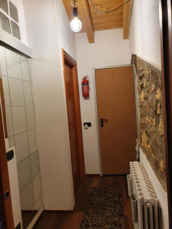 Dora Baltea Monolocale Primo Piano Mansarda Secondo Piano Verona Exteriör bild