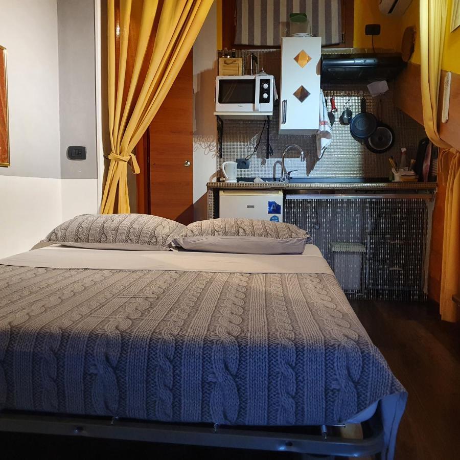 Dora Baltea Monolocale Primo Piano Mansarda Secondo Piano Verona Exteriör bild