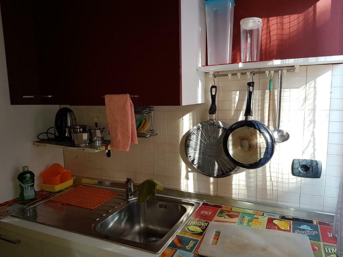 Dora Baltea Monolocale Primo Piano Mansarda Secondo Piano Verona Exteriör bild