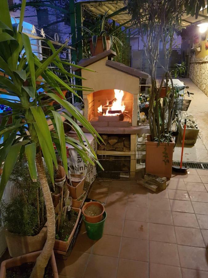 Dora Baltea Monolocale Primo Piano Mansarda Secondo Piano Verona Exteriör bild